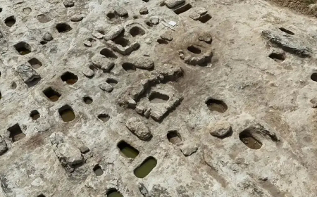 “79 Gizemli Mezar: 2 Bin 300 Yıllık Sır Gün Işığına Çıktı”