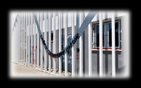 Bornova’da Pazaryerine Vandallık Saldırısı: Camlar Kırıldı, Duvarlara Yazılar Yazıldı