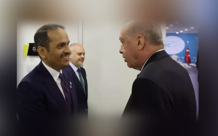 Cumhurbaşkanı Erdoğan, İİT Zirvesinde Katar Başbakanı ile Görüştü