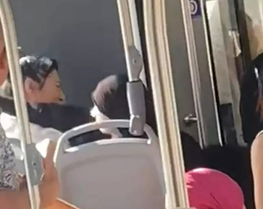 Denizli’de Otobüste Tesettürlü Kadına Saldırı: Zanlı Serbest Bırakıldı