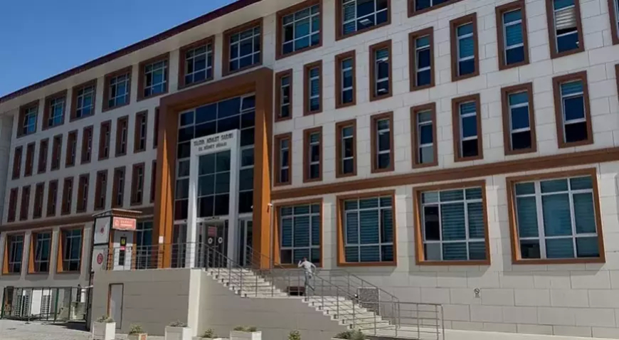 Yalova’da Alkol Tartışması Kanlı Bitti: Arkadaşı Boğazı Kesilerek Öldürüldü