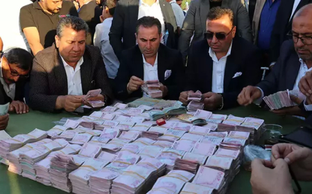 Van’da Aşiret Düğünü Gündem Oldu: 5 Bin Kişi Katıldı, Geline Kilo Kilo Altın, Damada Milyonlarca Lira Takıldı