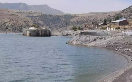 Sular Çekildi, Tarih Ortaya Çıktı: Karakurt Barajı’nda Eski Köy Gün Yüzüne Çıktı