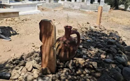 Eşini ve Çocuklarını Yakarak Öldüren İtfaiyeci Gizlice Defnedildi: Mezar Taşında İsmi Bile Yok