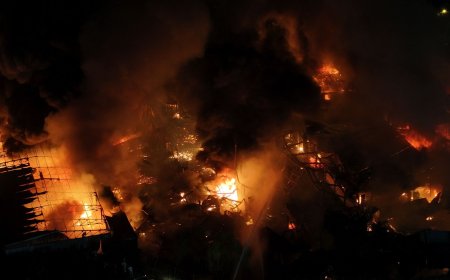 İstanbul Çekmeköy'de Elyaf ve Sünger Fabrikasında Yangın: Kontrol Altına Alındı