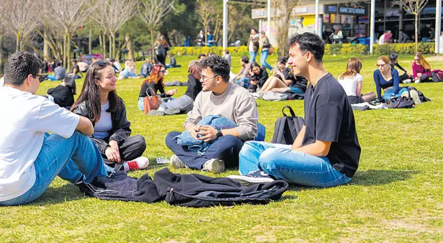 Devlet Üniversiteleri Rekabete Girdi: En Başarılı Öğrenciye 500 Bin TL'yi Aşan Burs!