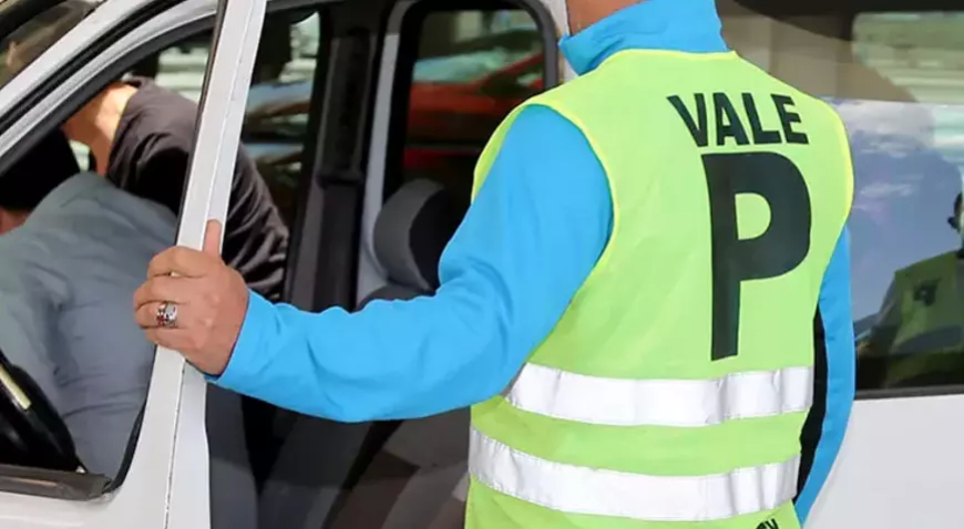 Çeşme’de Zincir Otelde Vale Aracına Kaza Yaptı, Araç Perte Çıktı: Hukuki Süreç ve Vale Hizmetinde Dikkat Edilmesi Gerekenler