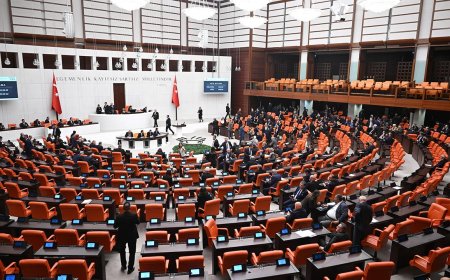 “Terörsüz Türkiye Komisyonu” İlk Toplantısını 5 Ağustos’ta Yapıyor: Silah Bırakma Yasası ve Öcalan’la Görüşme Seçeneği Masada