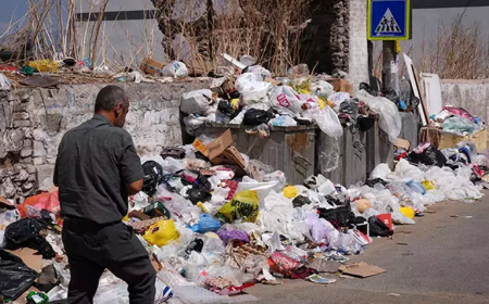 İzmir’de Çöp Tepkisi: Konak ve Buca’da Kötü Koku Mahalleliyi İsyan Ettirdi