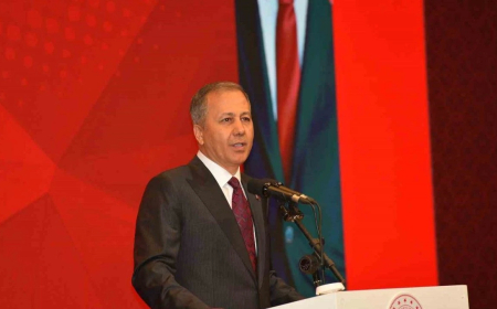 İzmir’de Uyuşturucu İmalatına Darbe: 127 Kilo Bonzai Ele Geçirildi