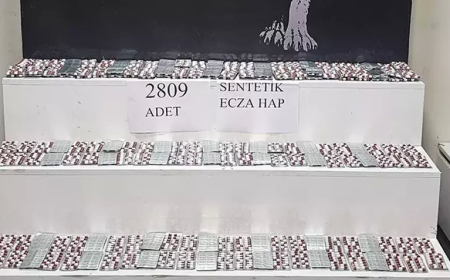 Adana’da 16 Yaşındaki Şüphelinin Evinden 2 Bin 809 Uyuşturucu Hap Çıktı