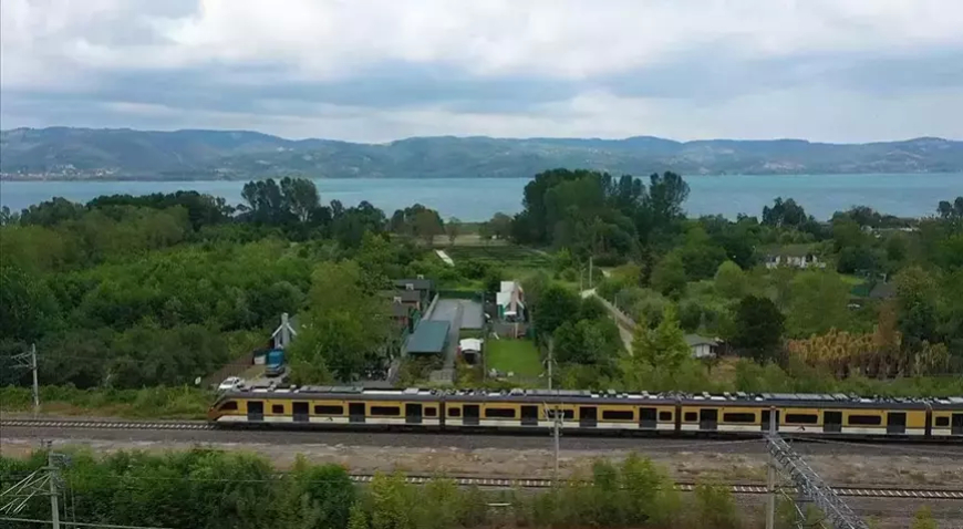 Milli Banliyö Tren Setlerinin İkincisi Üretildi, Testler Devam Ediyor