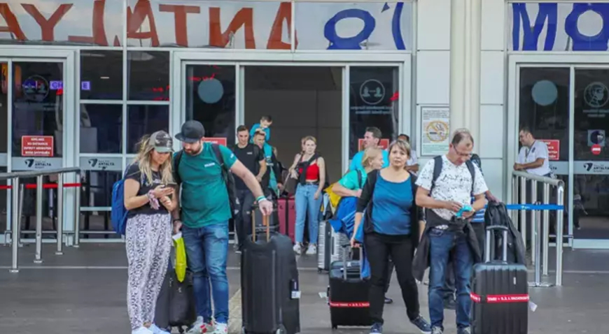 Antalya Havalimanı’nda Tarihi Rekor: Tek Günlük 230 Bin Yolcu