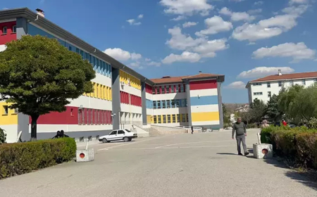 Aksaray’da Okul Müdürüne Bahçede Saldırı: Müdür Darp Edildi