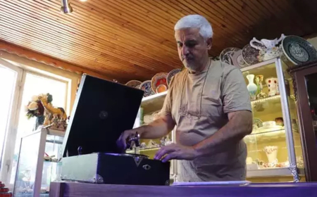 Eskişehir’de antikacılar, değerli eşyaların fark edilmediğine dikkat çekiyor