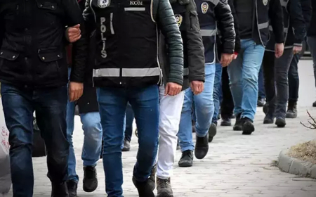 İzmir’de FETÖ operasyonu: 10 gözaltı