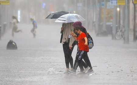 Meteoroloji Uyardı: Sıcaklıklar 10 Derece Birden Düşecek, Sağanak Geliyor