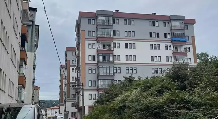 Trabzon’da 5. Kattan Düşen Kadın Hayatını Kaybetti