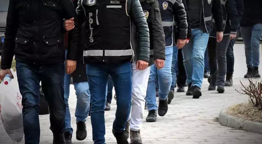 İzmir’de FETÖ operasyonu: 10 gözaltı