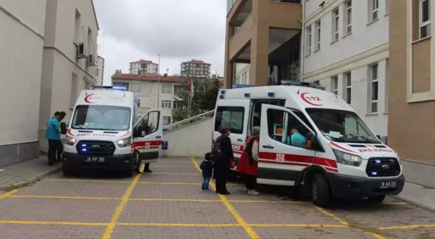 Kayseri’de okulda panik: Yangın ziline basıldı, 15 öğrenci yaralandı