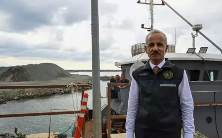 Bakan Uraloğlu: Kefken’de karaya oturan gemiden yakıt güvenle tahliye edildi