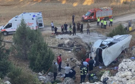 Mersin’de Tarım İşçilerini Taşıyan Minibüs Şarampole Yuvarlandı: 5 Ölü, 14 Yaralı