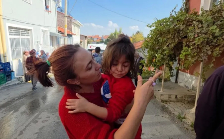 Kütahya’da Yangında Anne ve İki Çocuk Balkonda Kurtuldu