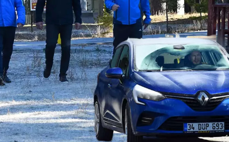 Sarıkamış’ta Eksi 3 Derece Soğuk: Araçlar Dondu, Doğa Beyaza Büründü