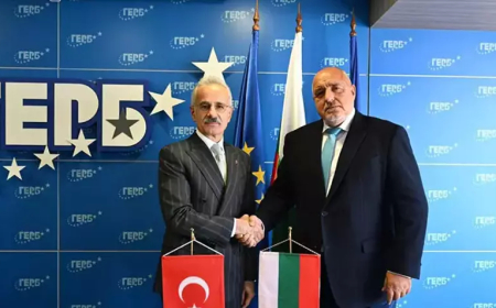 Bakan Uraloğlu, Bulgaristan ve Romanya ile Bölgesel Ulaştırma İş Birliğini Görüştü