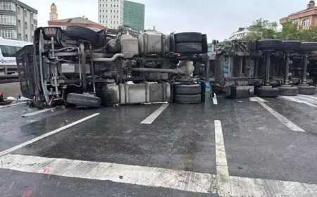Büyükçekmece’de D-100 Karayolu’nda TIR Devrildi: Yol Trafiğe Kapandı