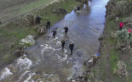 İzmir Foça’da Sel Felaketi: 70 Yaşındaki Bülent Kaptanoğlu Aranıyor