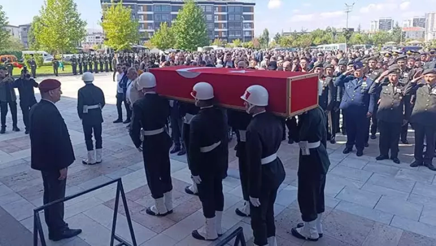 KKTC’de trafik kazasında hayatını kaybeden Teğmen Ali Osman Bayram Afyonkarahisar’da son yolculuğuna uğurlandı