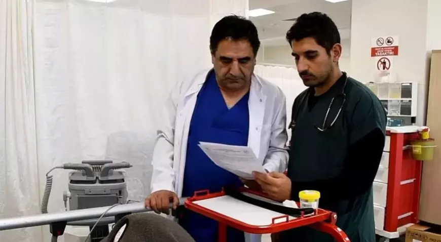 Konya Kulu'da Baba ve Oğlu Aynı Hastanede Hastalara Şifa Veriyor