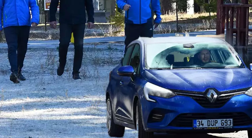 Sarıkamış’ta Eksi 3 Derece Soğuk: Araçlar Dondu, Doğa Beyaza Büründü