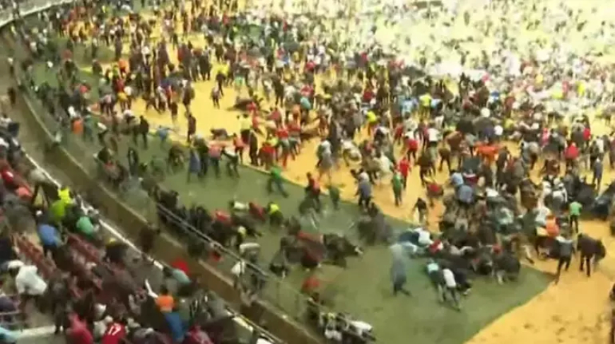 Kenya’da Eski Başbakan Odinga’nın Cenazesinde Kan Döküldü: Stadyumda Arbede, Yaralılar Var