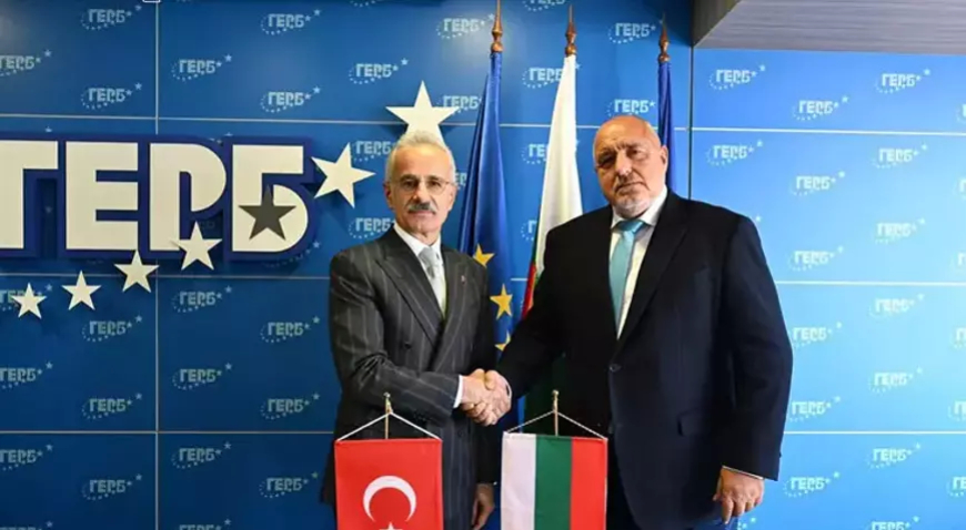 Bakan Uraloğlu, Bulgaristan ve Romanya ile Bölgesel Ulaştırma İş Birliğini Görüştü