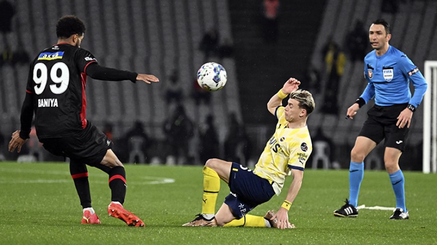 Fenerbahçe-Karagümrük Maçındaki Tartışmalı Pozisyonlar Eski Hakemlerin Gündeminde