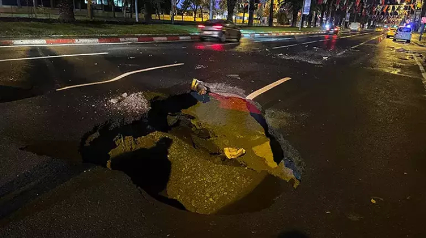 İstanbul’da Sağanak Yağış Etkili Oldu: Vatan Caddesi’nde Yol Çöktü, Alt Geçitleri Su Bastı