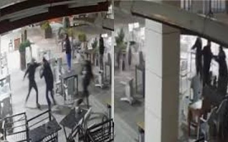 Bursa’da Sokak Ortasında Pala Dehşeti: Baba ve Oğul 3 Genci Yaraladı