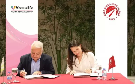 Aras Kargo Kadın Voleybol Takımı, Viennalife ile Sponsorluk Anlaşması İmzaladı