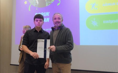 TİKAV Gençlik Ödülleri Sahiplerini Buldu: 250’yi Aşkın Genç Aynı Sahneye Çıktı