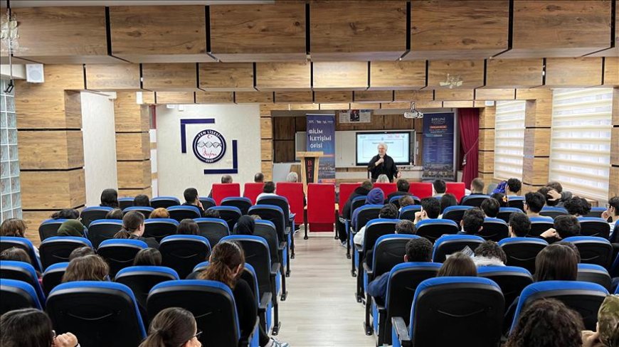 Karadeniz’de Liseliler “Bilim Kafe” Buluşmalarında Akademisyenlerle Bir Araya Geldi