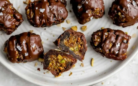 Ramazan Sofralarına Pratik Tatlı: Çikolatalı Hurma ile Hem Sağlıklı Hem Estetik Bir Alternatif