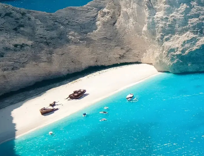 Zakynthos: İyon Denizi’nin turkuaz cenneti