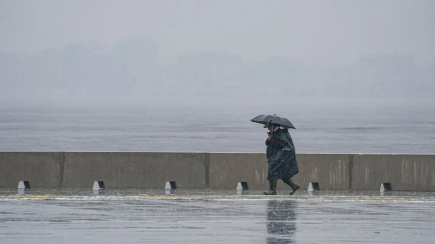 Türkiye Yine Yağışların Etkisine Giriyor: Sıcaklıklar Düşecek, Kar Geri Dönüyor