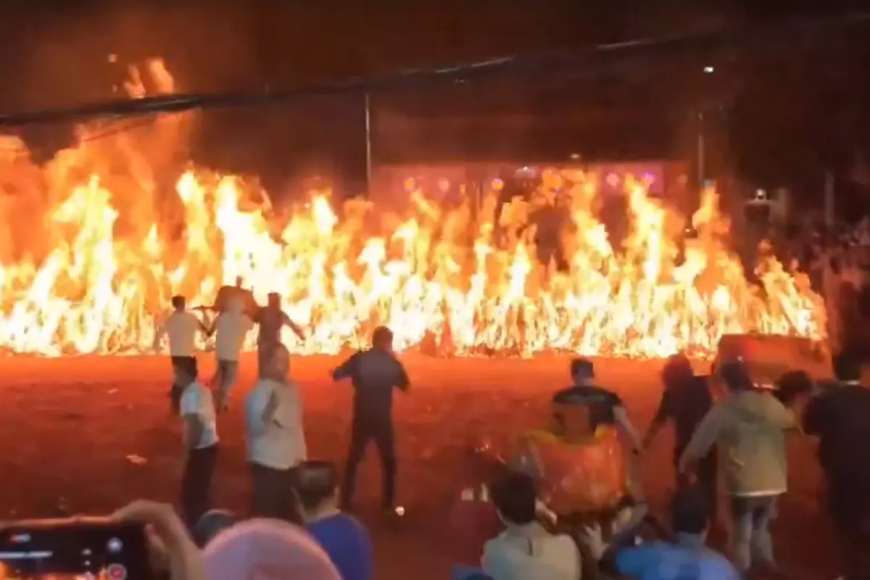 Çin’de Savaş Gerginliği Ortasında İlginç Festival Görüntüleri