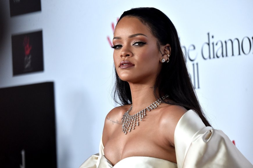 ABD’de ünlü şarkıcı Rihanna’nın evine silahlı saldırı