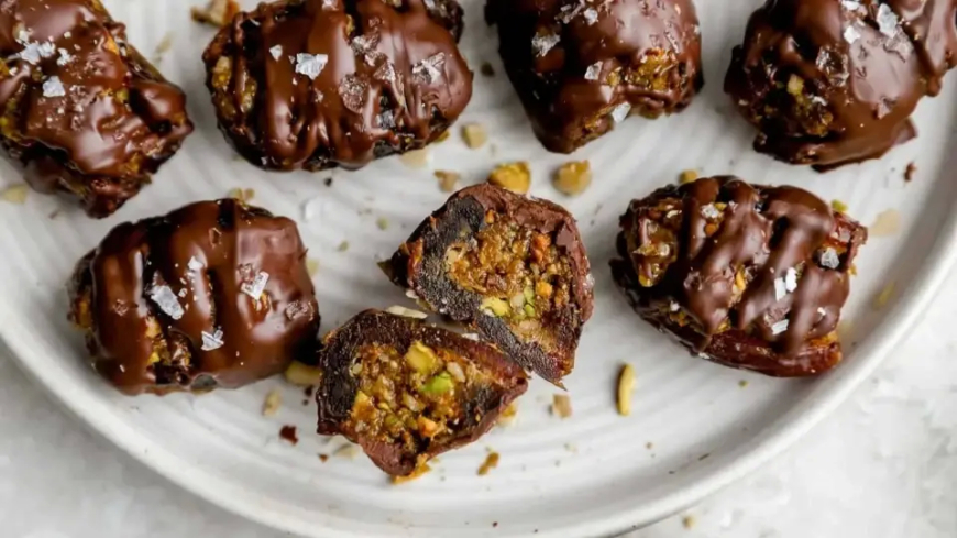 Ramazan Sofralarına Pratik Tatlı: Çikolatalı Hurma ile Hem Sağlıklı Hem Estetik Bir Alternatif
