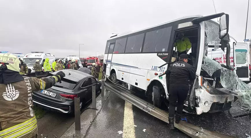 Kuzey Marmara Otoyolu’nda Polis Servisi Kaza Yaptı: 1 Şehit, 16 Yaralı!