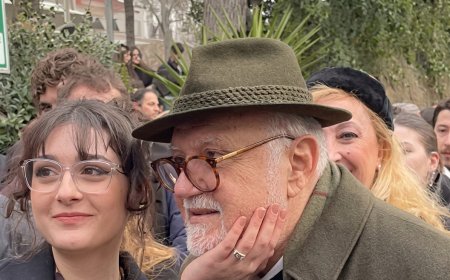 Tarih Çınarı İlber Ortaylı Son Yolculuğuna Uğurlandı: Cenazedeki Görüntüler Sosyal Medyayı İkiye Böldü!